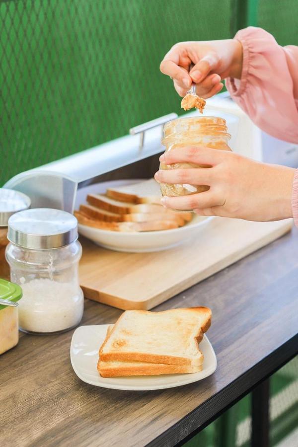 Temmu Co-Living Hostel Bandung Ngoại thất bức ảnh