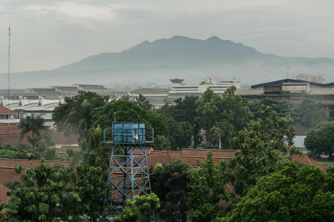 Temmu Co-Living Hostel Bandung Ngoại thất bức ảnh